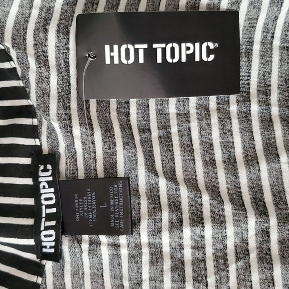 *Nwt* Hot Topic's Stripe Button Up Tie Top - Picture 13 of 16